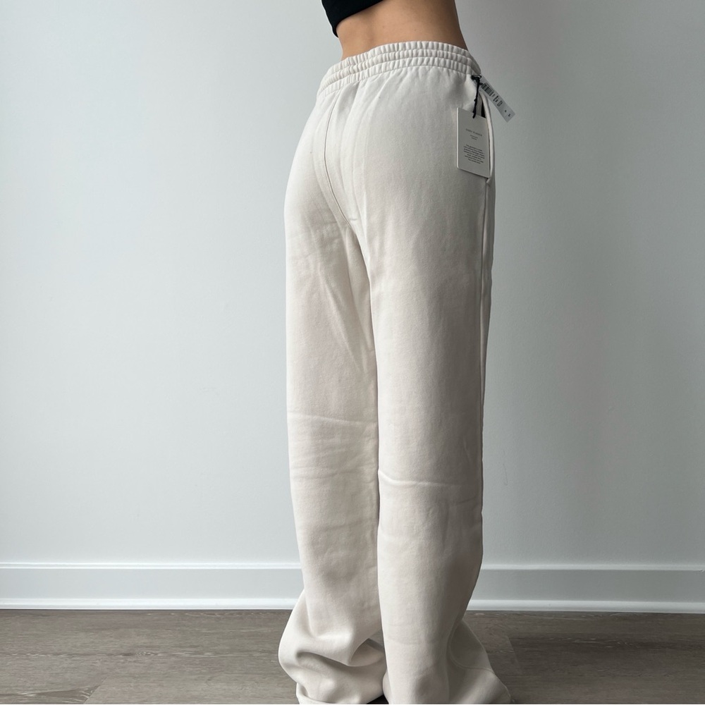 Aritzia Cozy Fleece Boyfriend Basic Wide Sweatpants Matte Pearl Taupe Size S - Picture 7 of 10